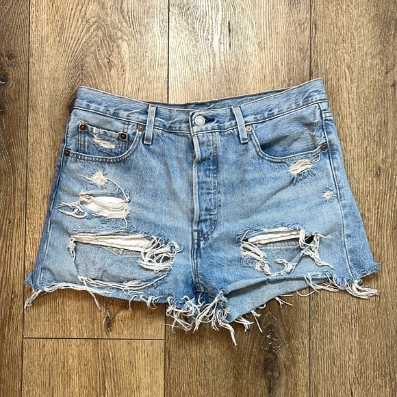 Levi’s 501 Distressed Light Wash Jean Shirts Size 29 - Picture 3 of 9